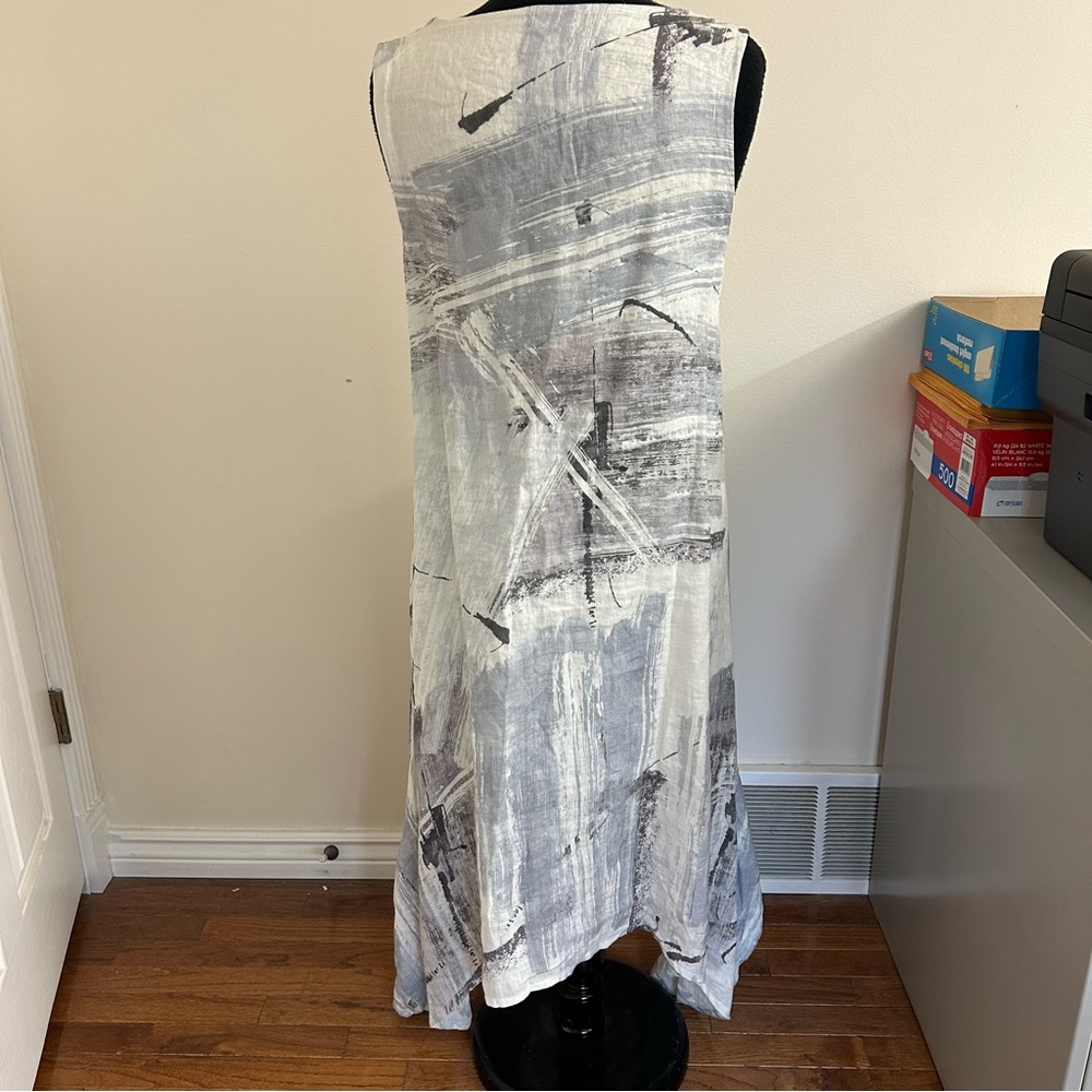 Ever Sassy Asymmetrical Abstract Sleeveless Dress in Blue and White  Size S - Picture 6 of 9